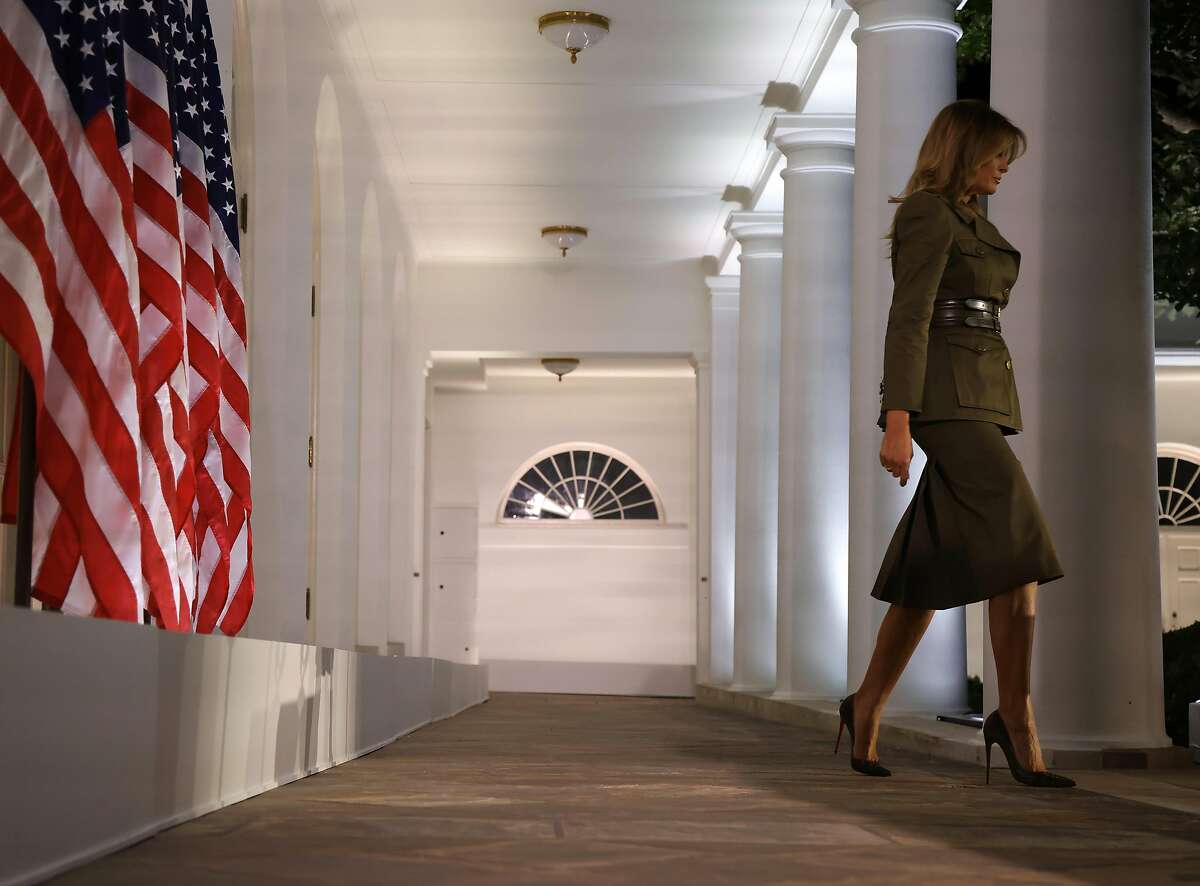 WASHINGTON, DC - AUGUST 25: U.S. first lady Melania Trump walks into the Rose Garden before addressing the Republican National Convention at the White House on August 25, 2020 in Washington, DC. The convention is being held virtually due to the coronavirus pandemic but will include speeches from various locations including Charlotte, North Carolina and Washington, DC. (Photo by Alex Wong/Getty Images)