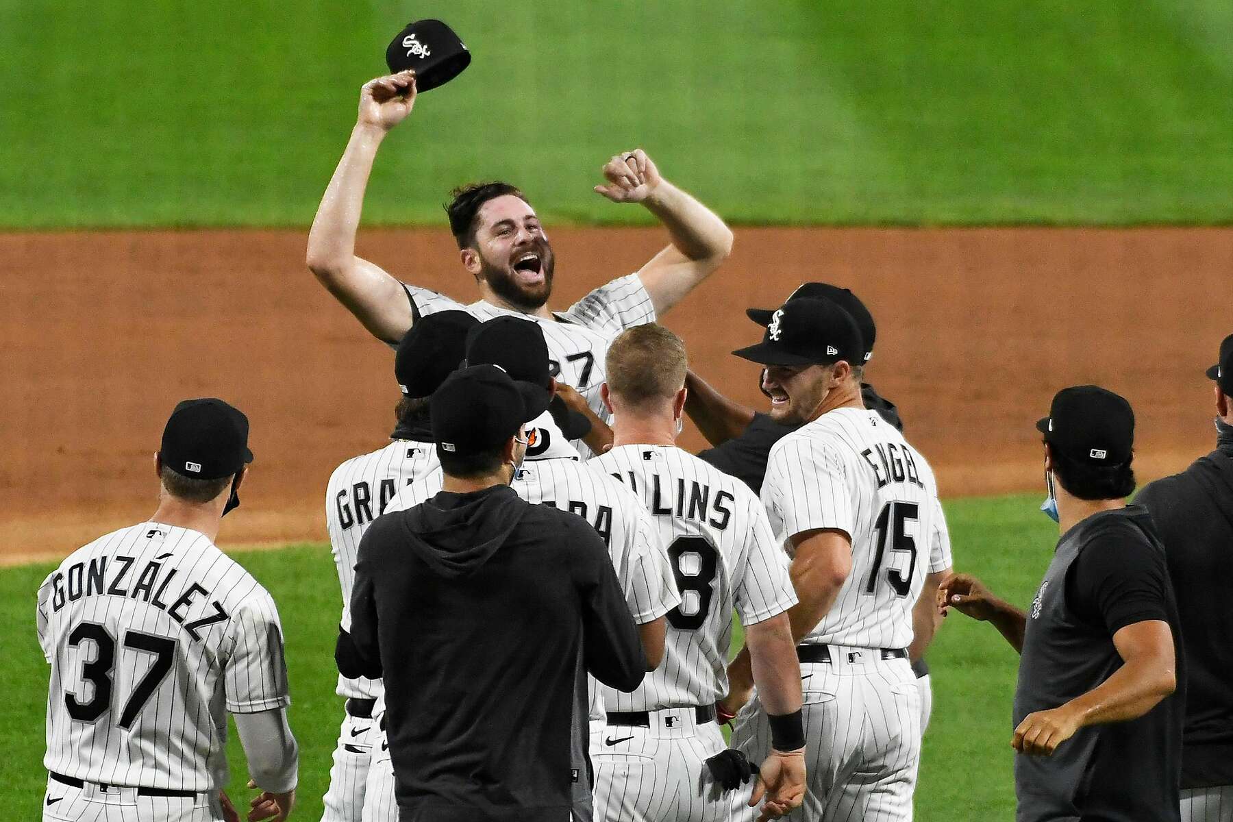 Lucas Giolito Working on No-Hitter Against Yankees Through Six Innings