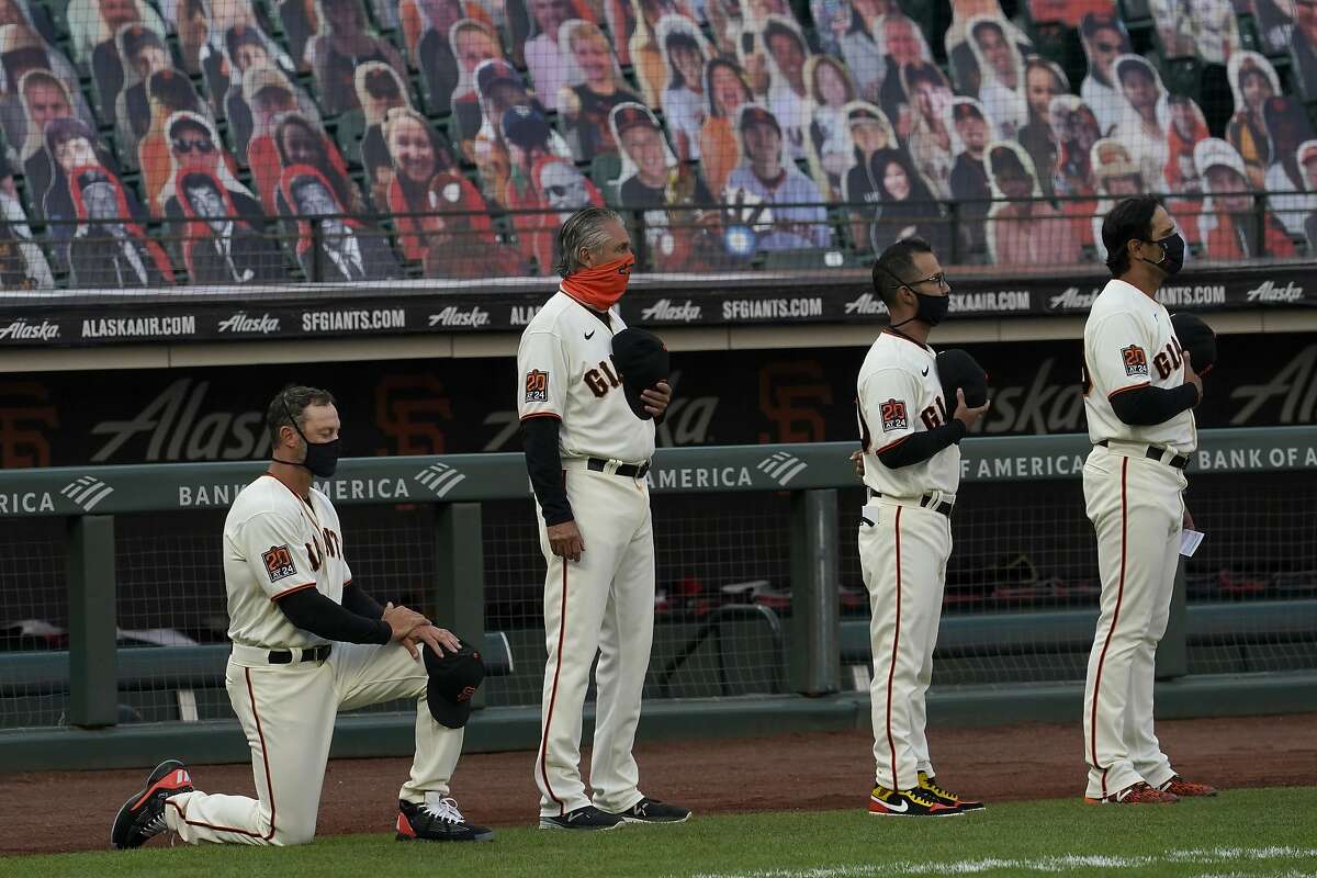 Dodgers' Mookie Betts, Giants kneel before opening day game in solidarity  with Black Lives Matter - ABC7 Los Angeles