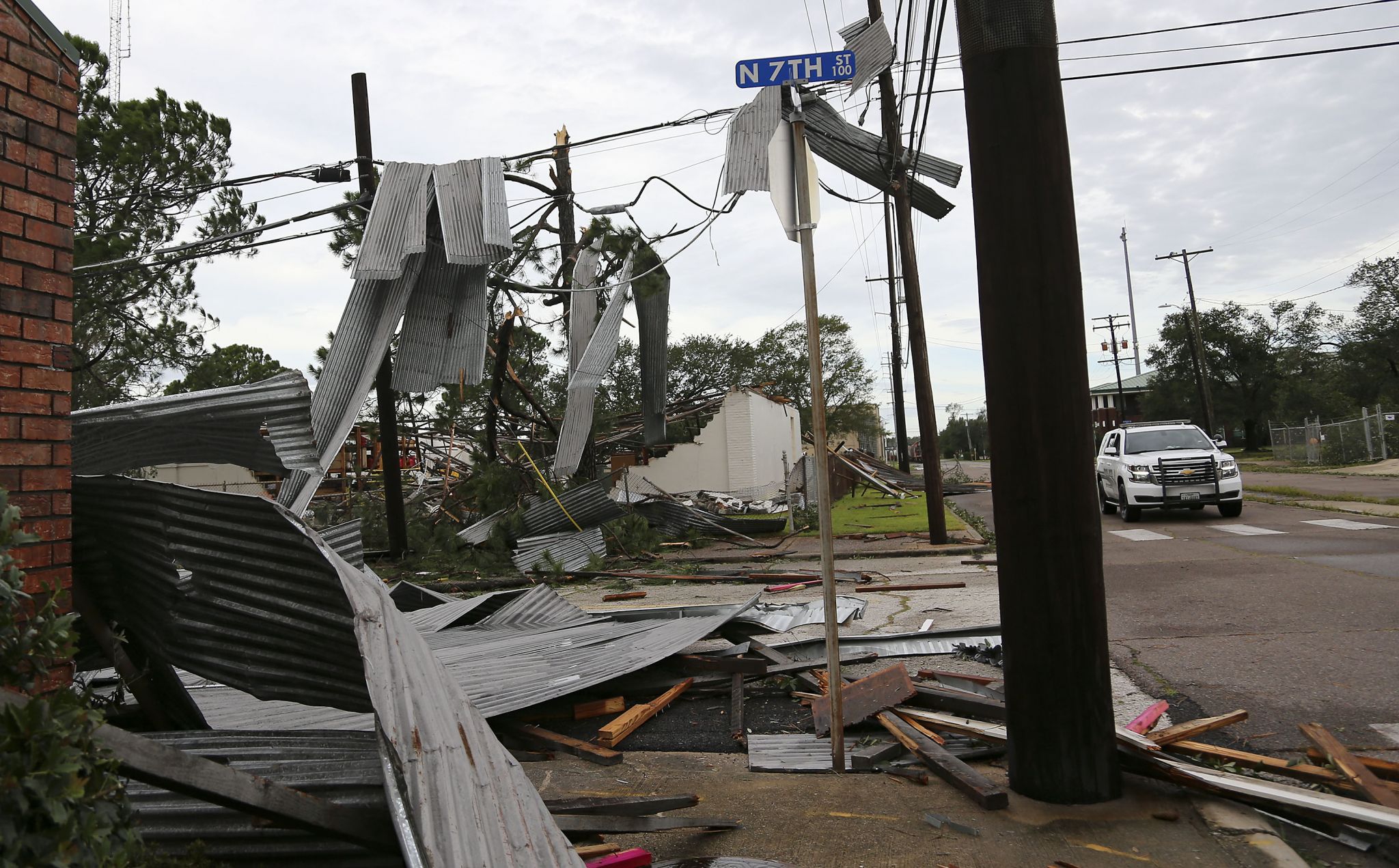 Storm chasers capture intense moments on video as Hurricane Laura roars