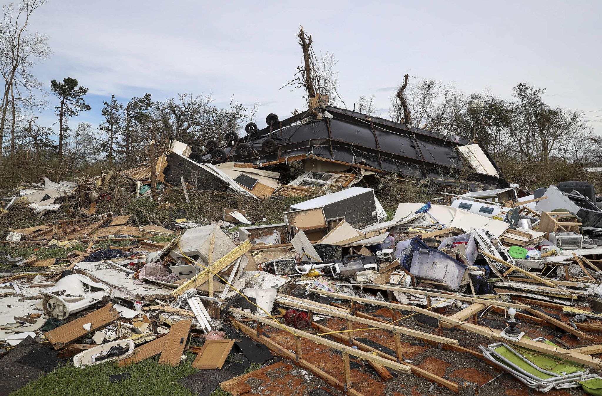 'It looks like a war zone': For Louisiana family, surviving Hurricane ...