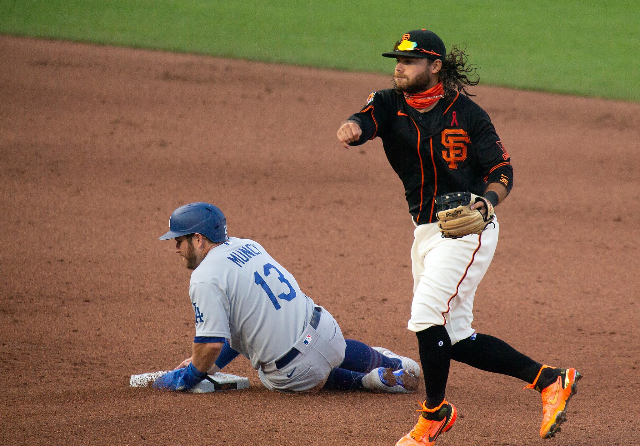 Giants on target for first postseason series against Dodgers in