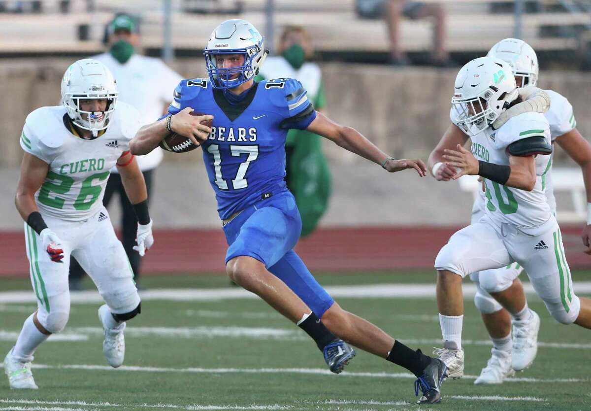 Lowry leads La Vernia past Cuero, 5521