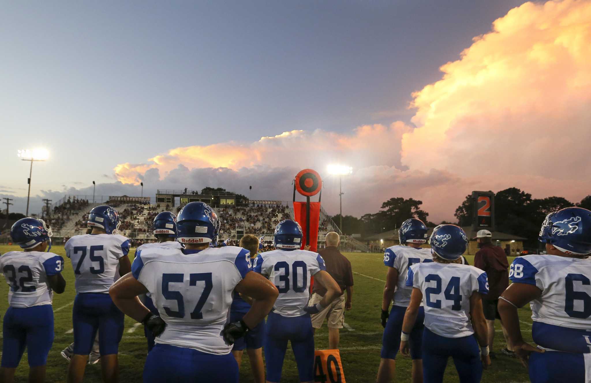 Super Bowl in COVID-19 era: Photos from first socially distanced