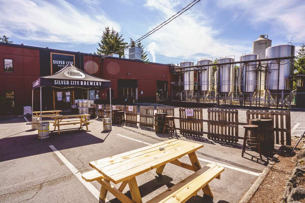 Washington brewery celebrates nearly 25 years with summer, fall brews