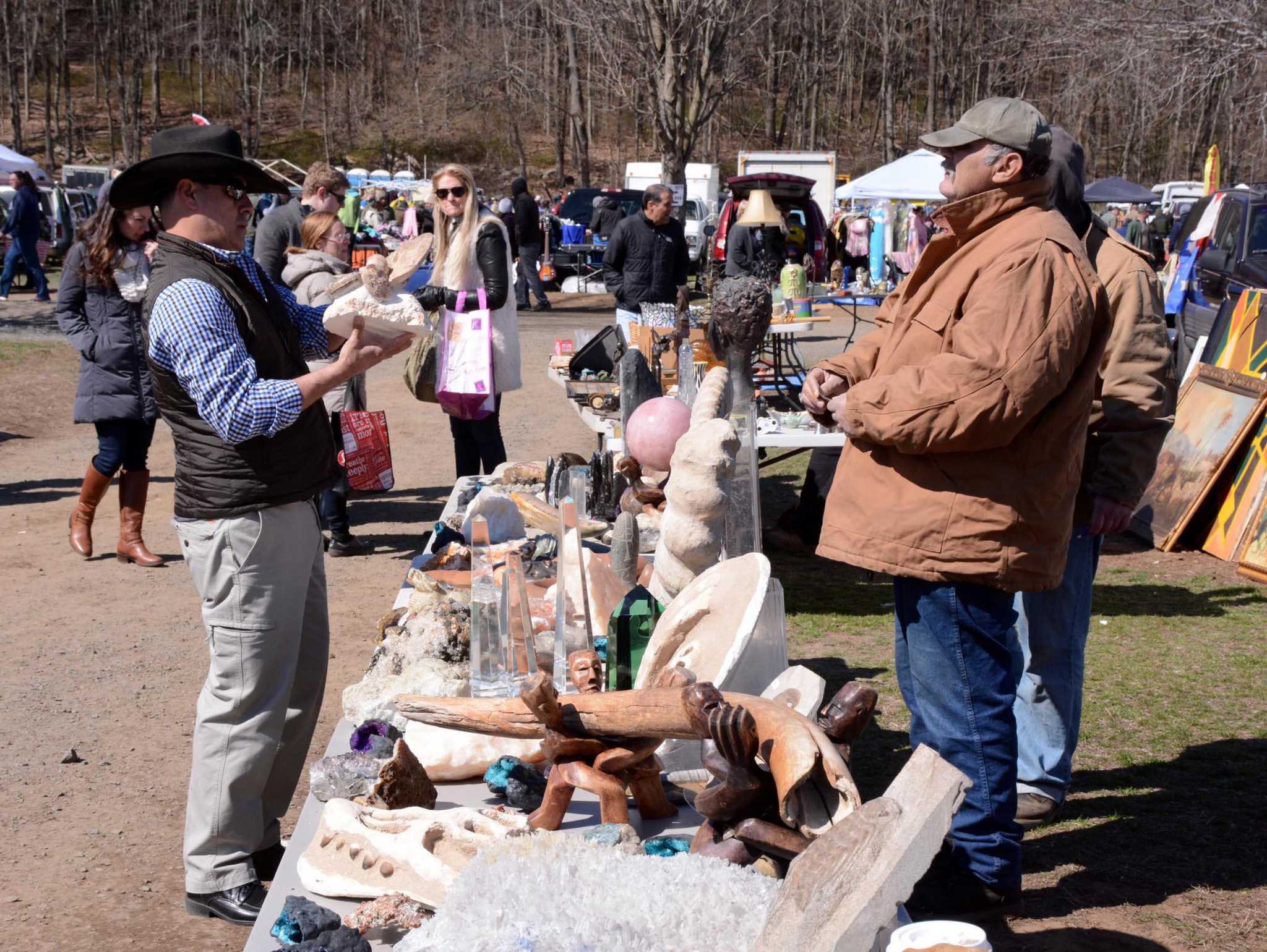 Popular flea market reopens in New Milford this weekend