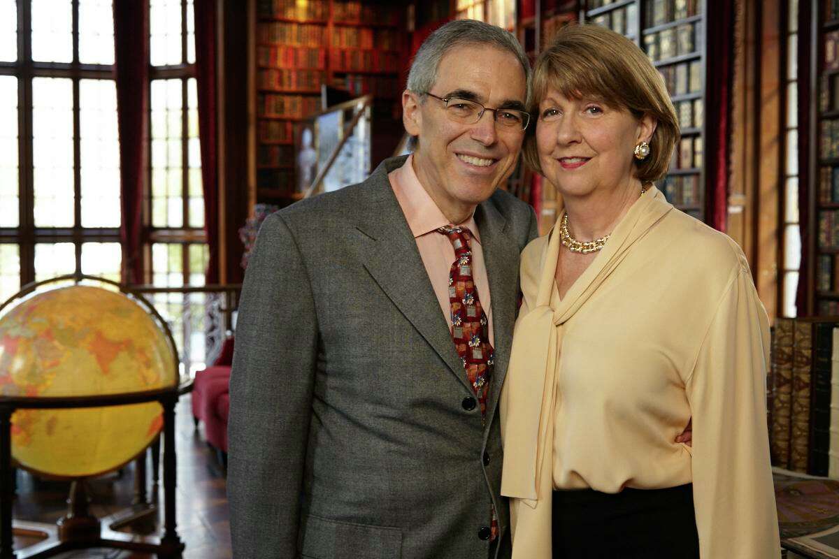 Eileen and Jay Walker will be honored at the Ridgefield Library’s Great Expectations Gala May 22, 2021.