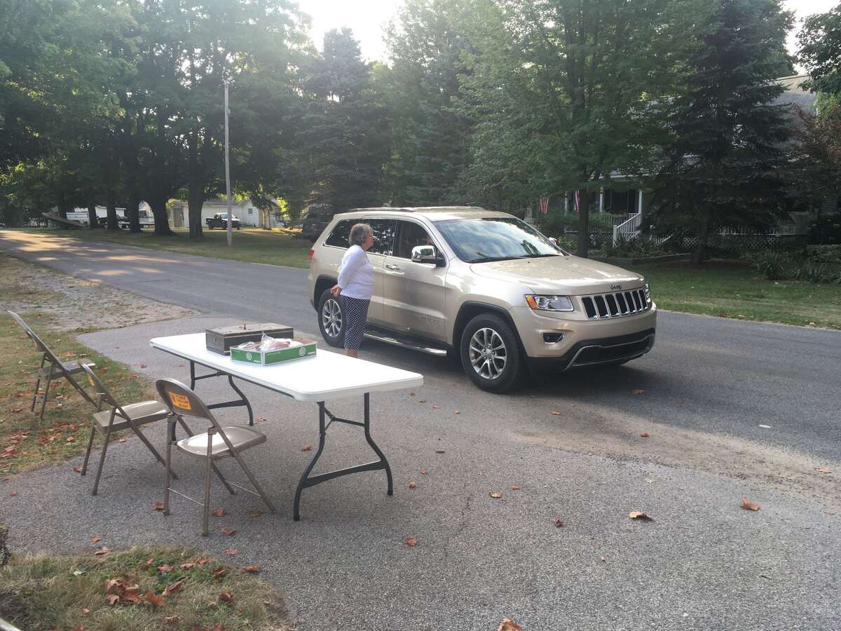 Drivethru breakfasts help Arcadia Lions raise funds during pandemic