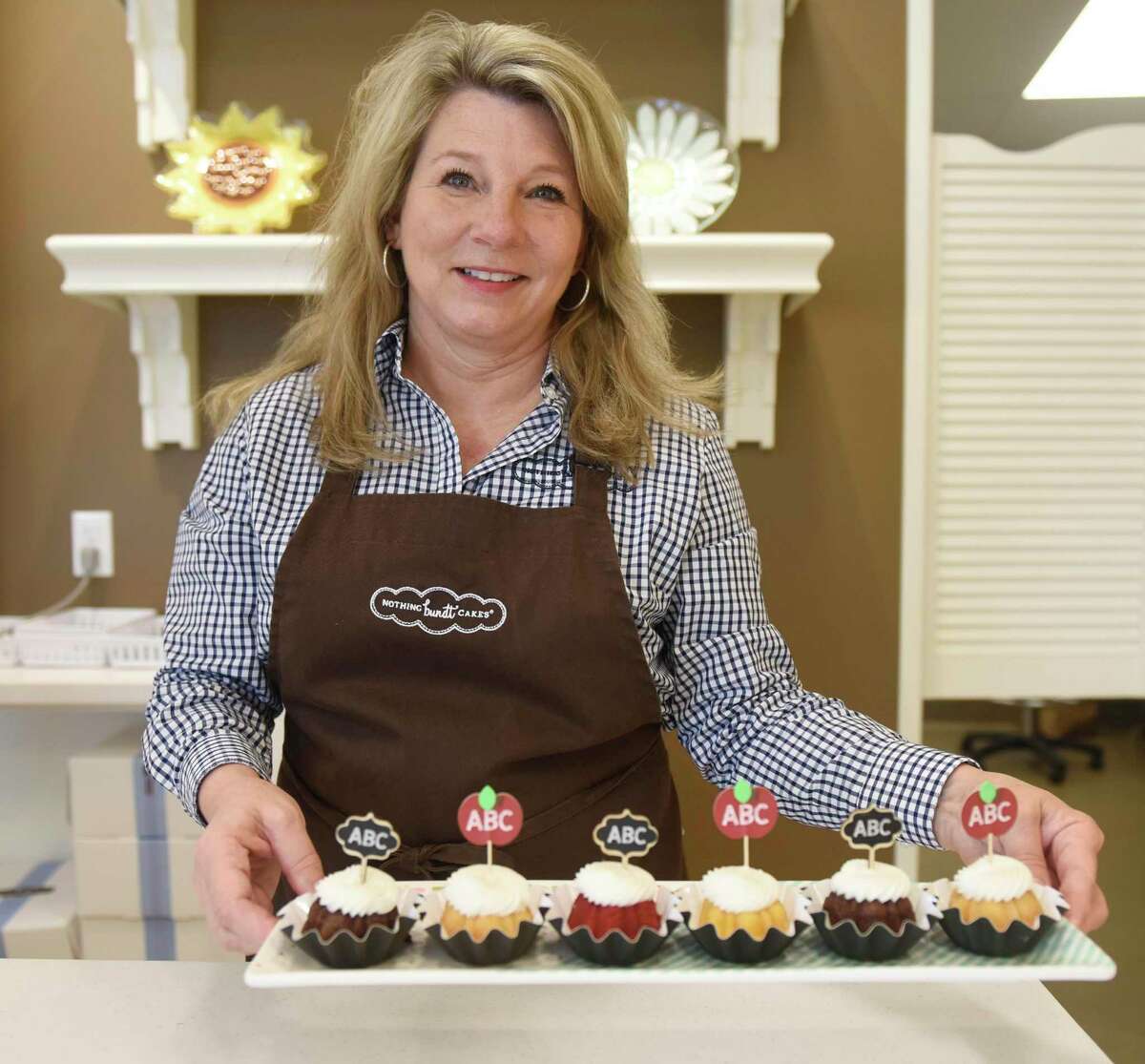 Stamford bakery offers Nothing Bundt Cakes