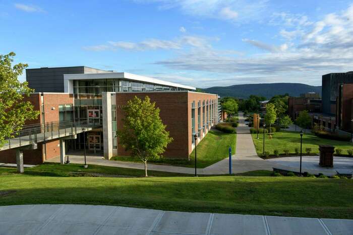 Suny Oneonta President Admonishes Students Who Are Still Gathering