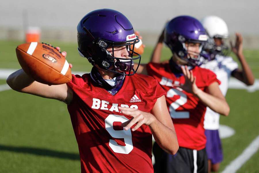 Football Class 5a 6a Teams Embrace First Practices Houstonchronicle Com