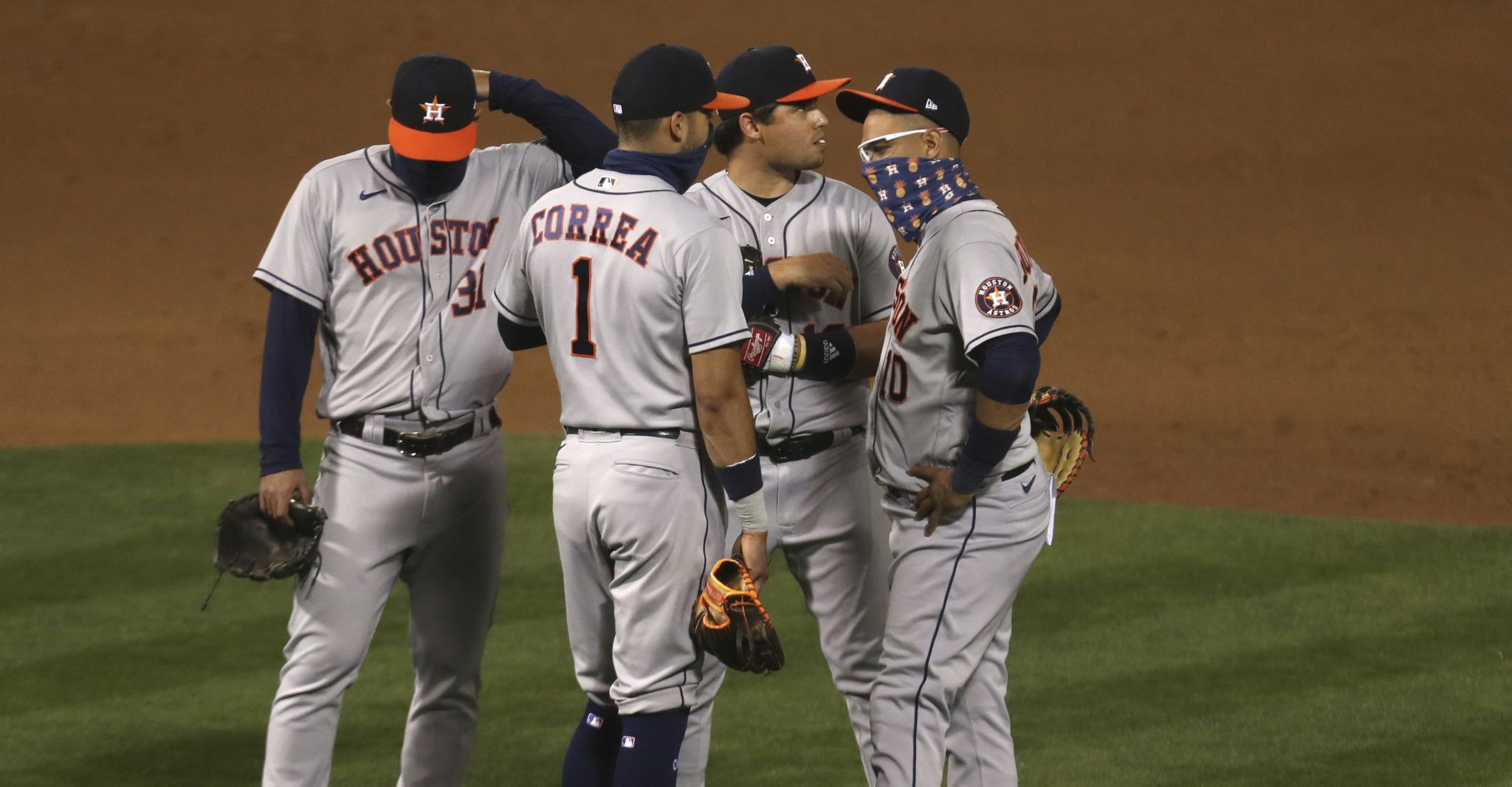 Listless Mariners fall to Astros as playoff hopes take a hit