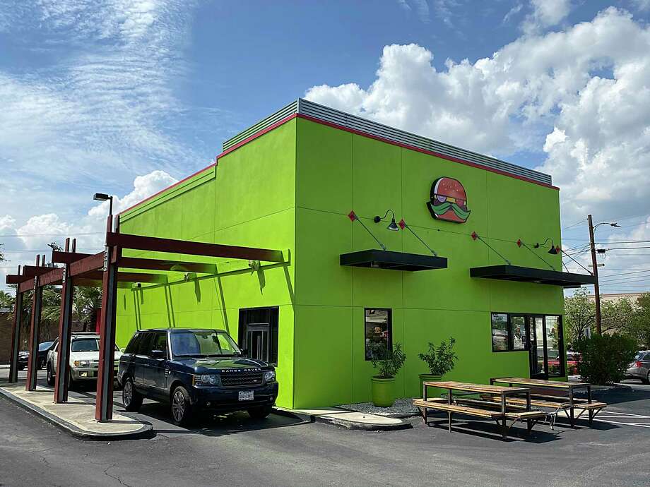 Mr. Juicy’s second location from Andrew Weissman open today to get San