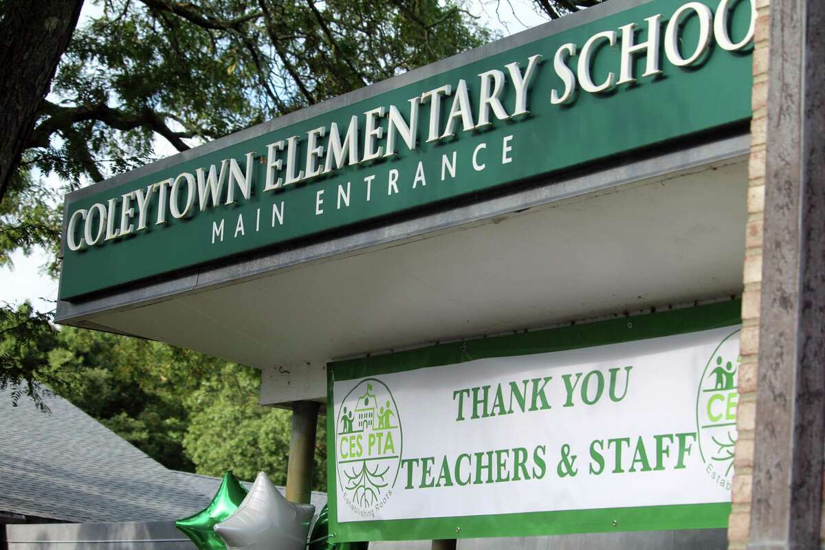 'So thrilled' First day back at Westport's Coleytown Elementary School