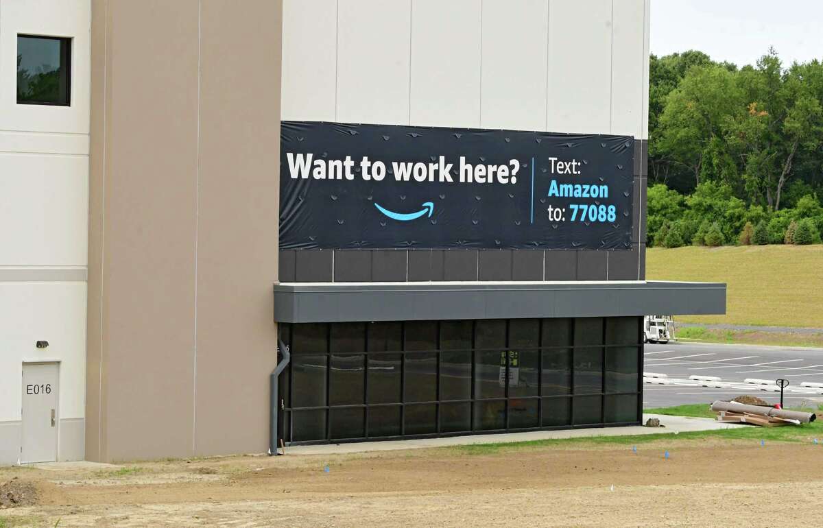 Massive Amazon fulfillment center opens in Schodack