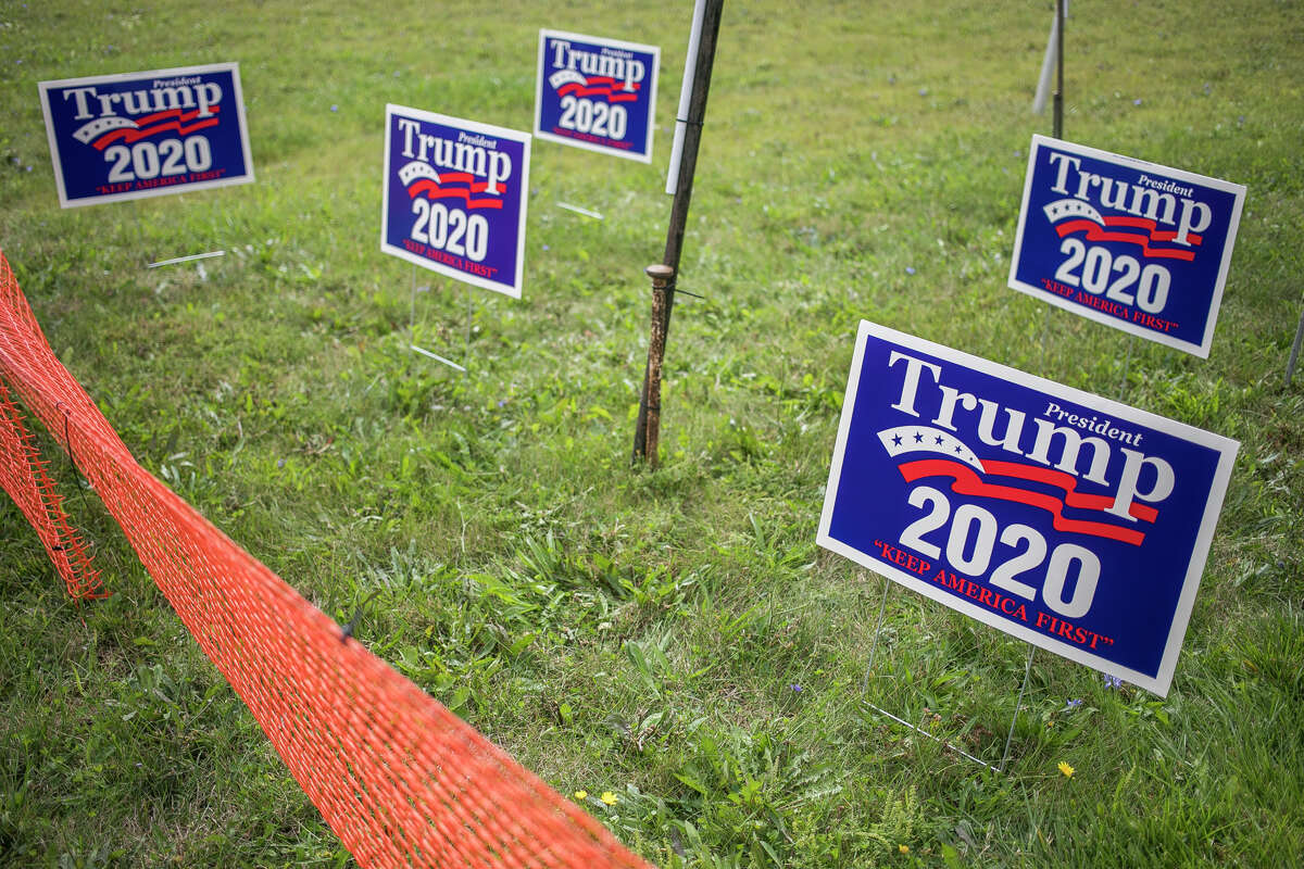 Supporters of President Donald Trump continue to arrive at MBS International Airport ahead of his campaign rally Thursday, Sept. 10, 2020 in Freeland. (Katy Kildee/kkildee@mdn.net)