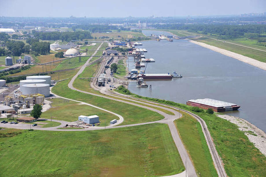 America’s Central Port in Granite City has been awarded a $20.84 million BUILD grant from the U.S. Department of Transportation, according to U.S. Reps. John Shimkus, R-Collinsville; Mike Bost , R-Murphysboro, and Rodney Davis, R-Taylorville.