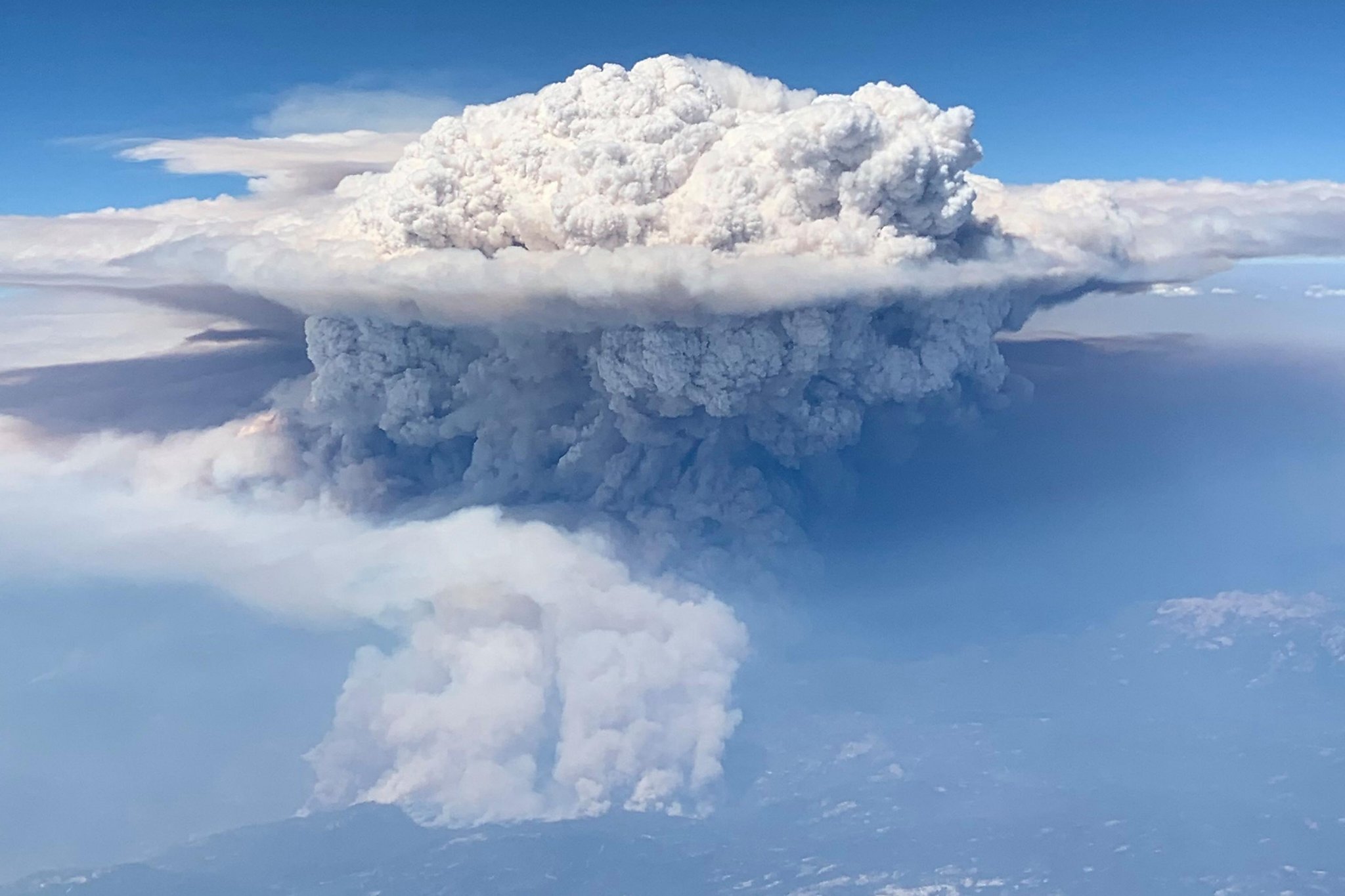 Fire-breathing dragon of clouds': Formation over Creek Fire said to be  biggest in US history