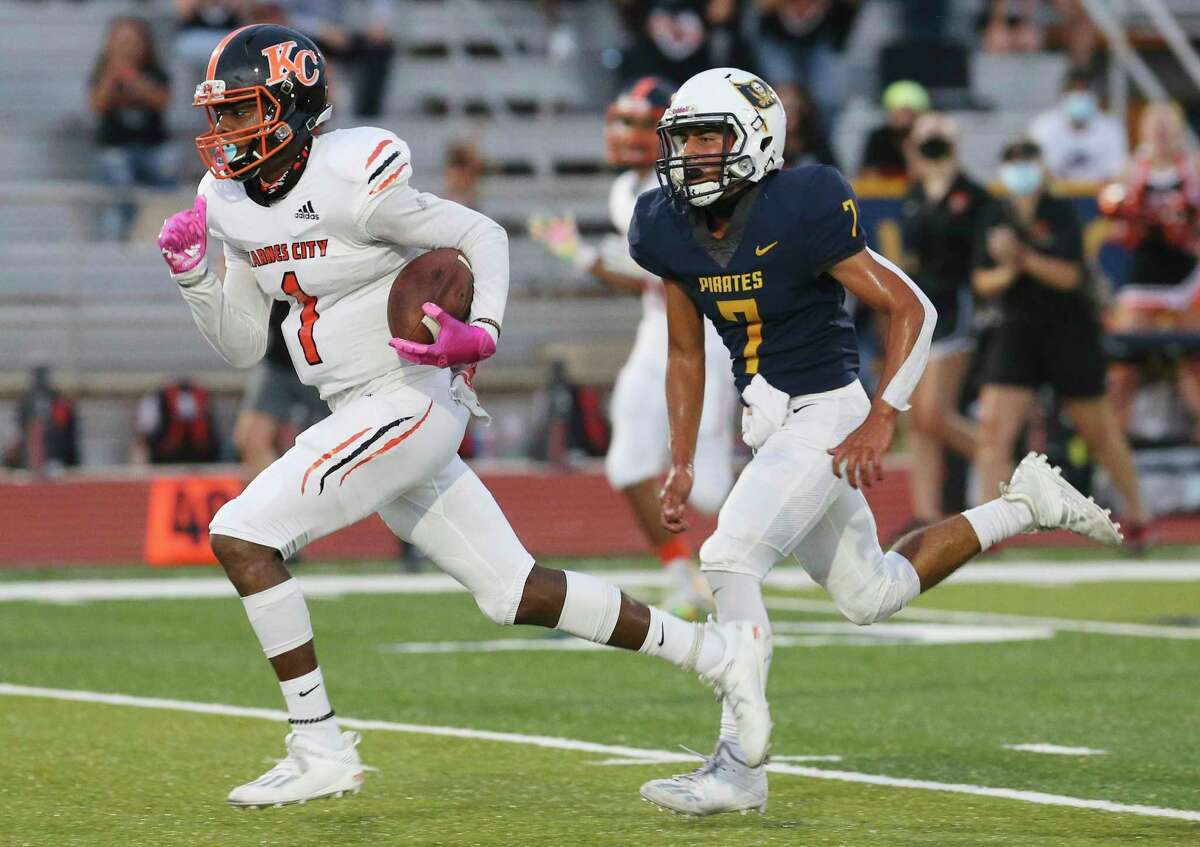 Poth runs wild over Karnes City