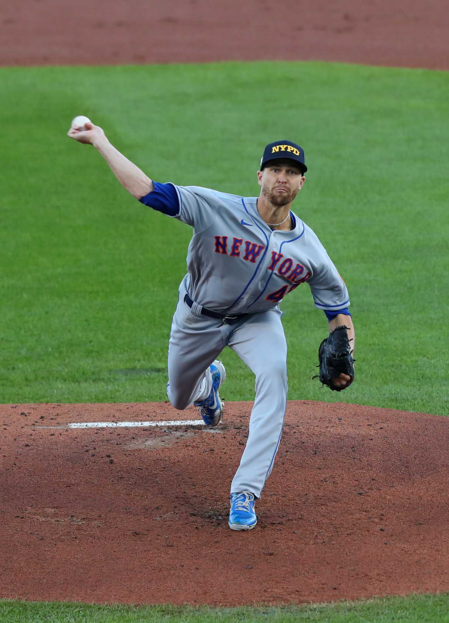 Jacob deGrom's Sharp Pitching Gives Mets the Win Over the Royals