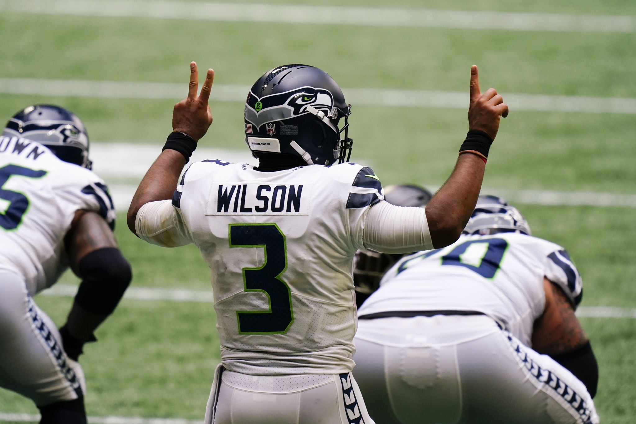 Carroll says Seattle Seahawks need to run ball more after pass-heavy opener