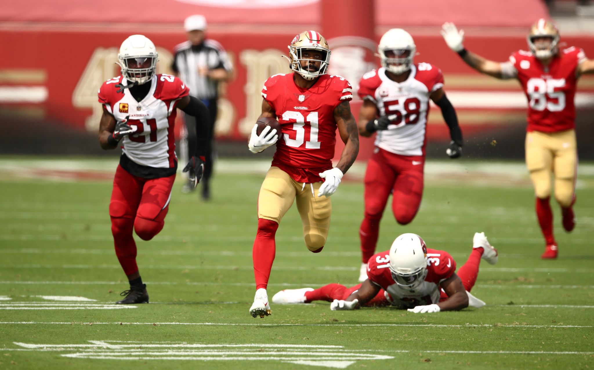 49ers' first snap: Raheem Mostert sprints 80 yards for touchdown