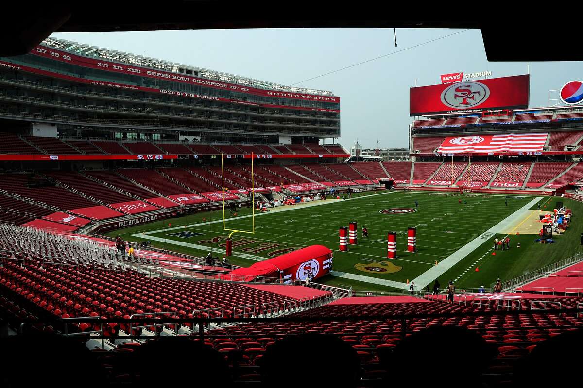 Photos: San Francisco 49ers play Arizona Cardinals in empty stadium