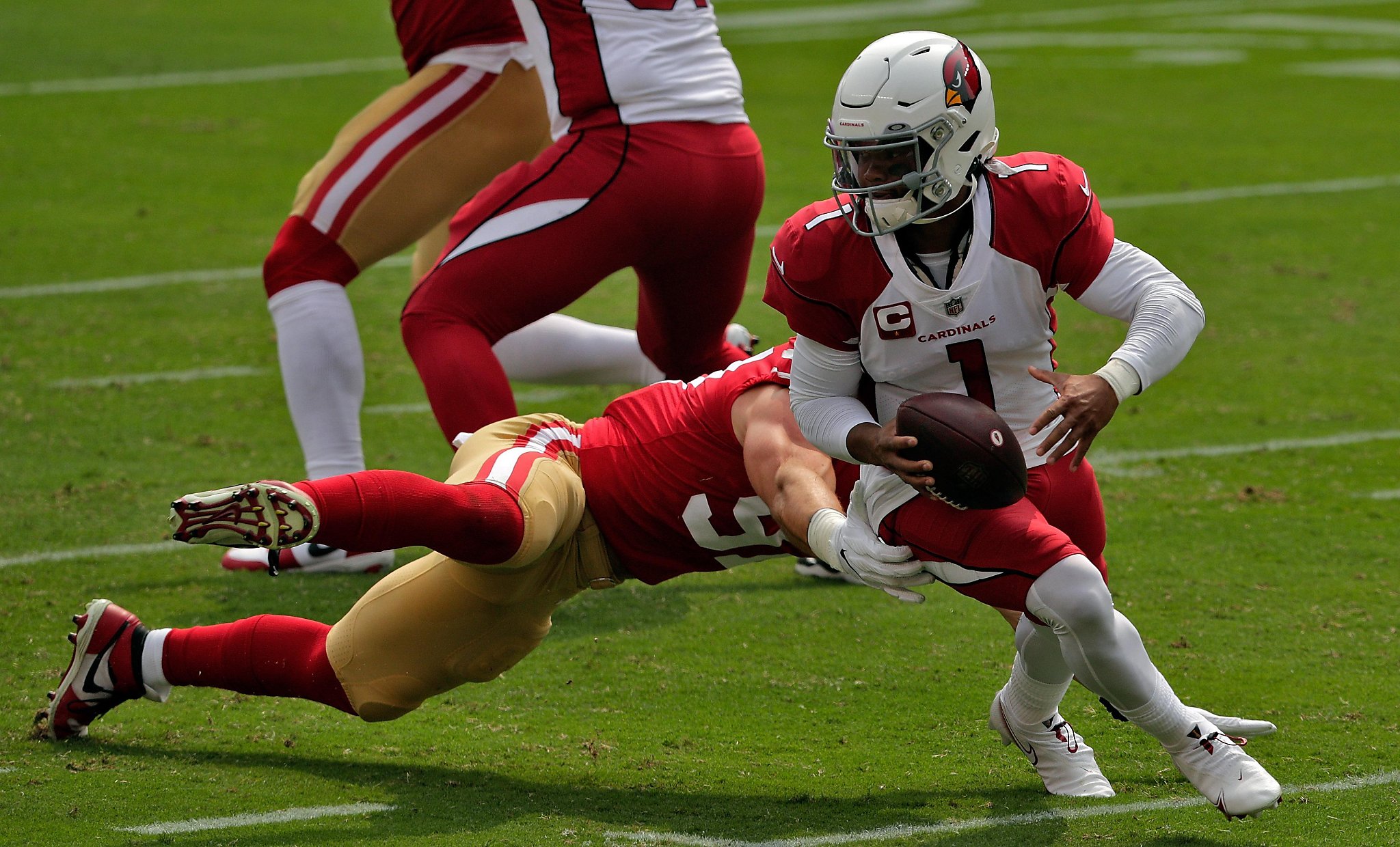 Murray's career game leads Cardinals past 49ers