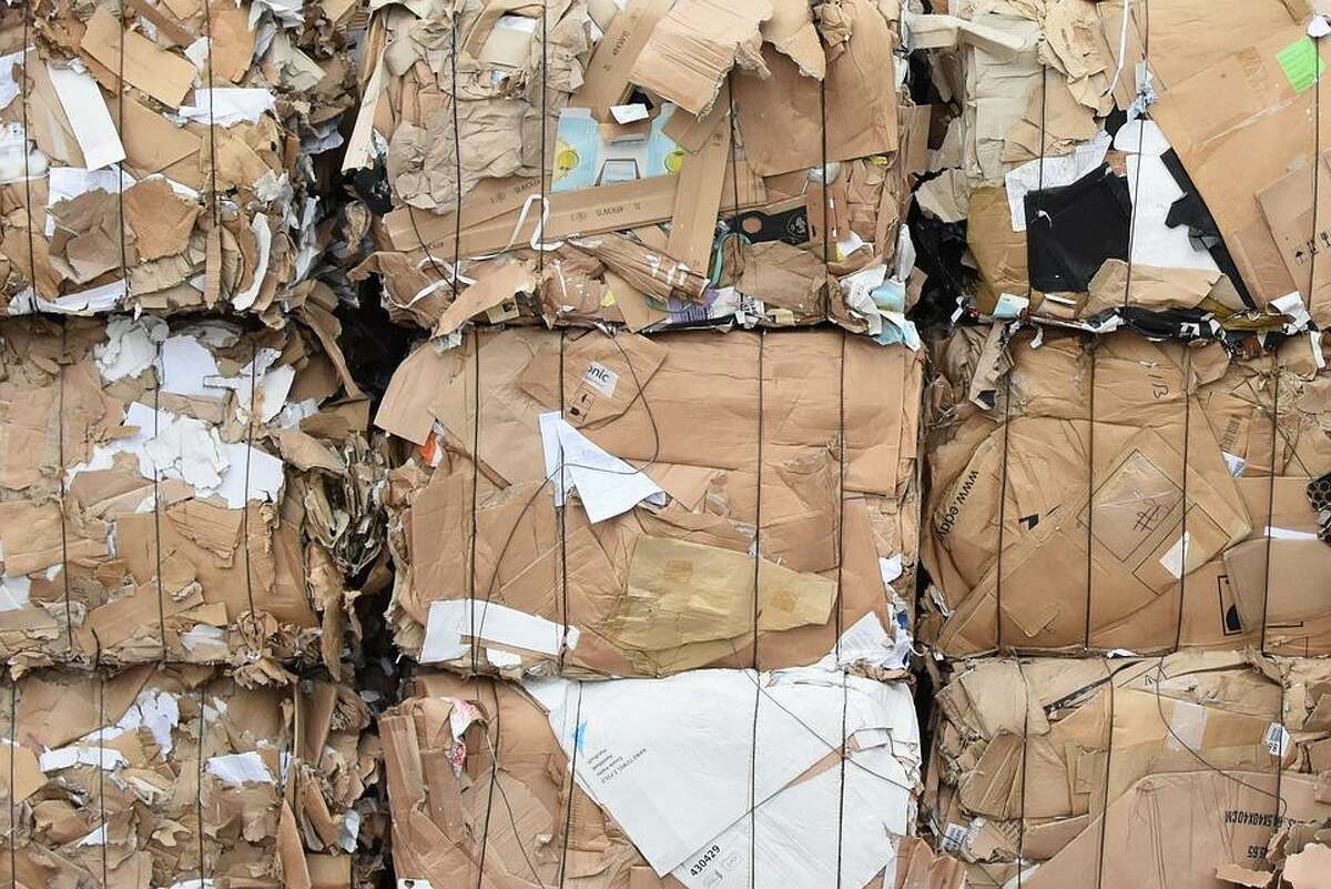 does cardboard decompose
