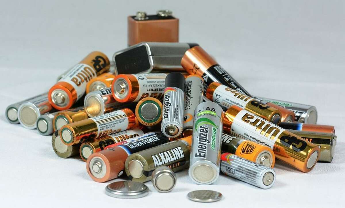 how long does it take for batteries to decompose