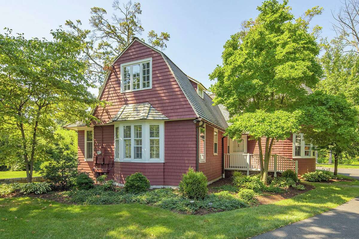 The red colonial house at 776 Pequot Avenue sits on a 0.41-acre level property and is only a short walk to the Southport Metro North Railroad train station. Purchasing this house means the owners are buying into a particular lifestyle. In some cases, that means a swimming pool in a resort-like setting. In this case it means close-knit neighborhood in a historic district with a wealth of opportunities for recreational and cultural activities, as well as shopping and dining.
