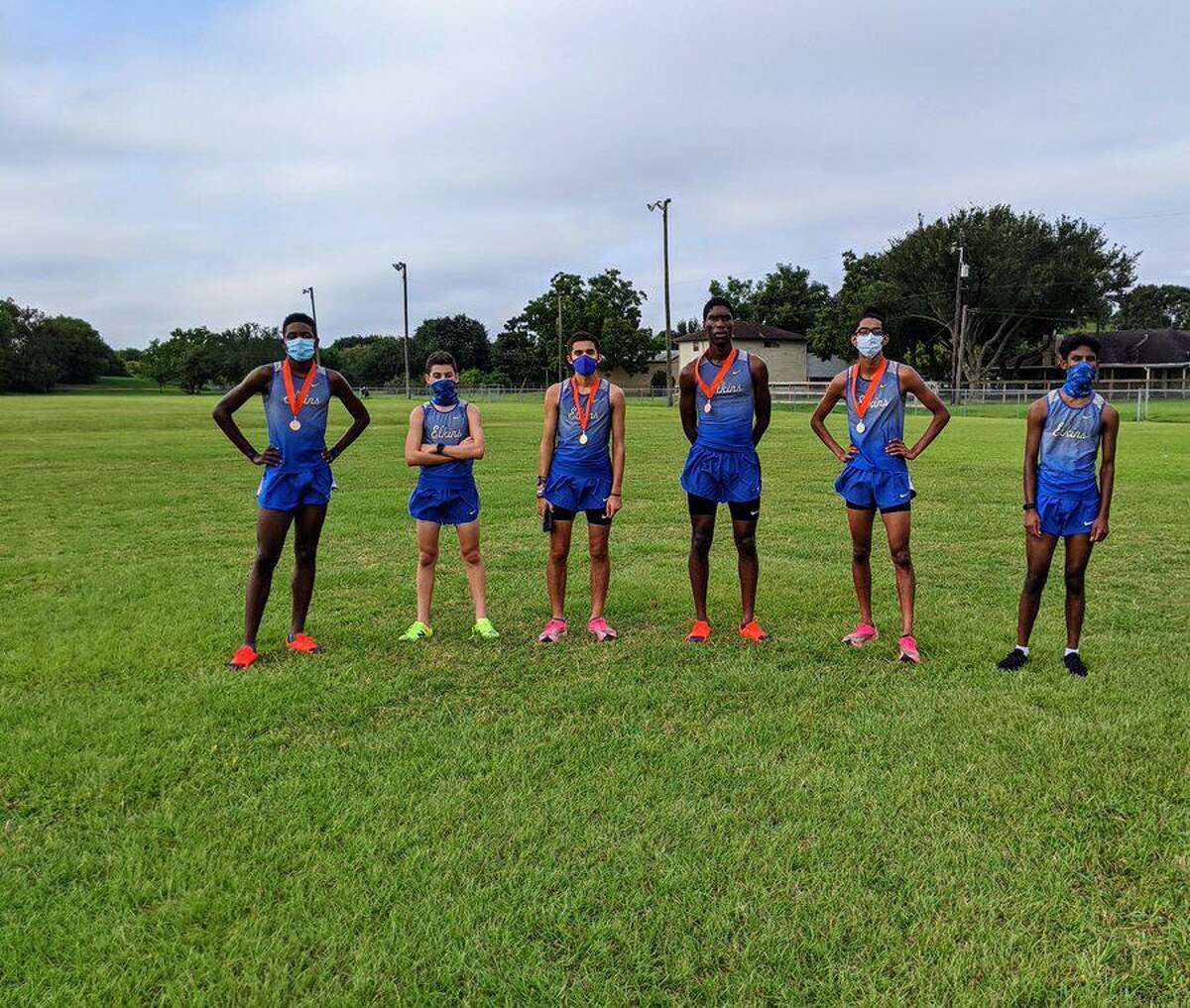 The Elkins boys cross country team won their division at the La Porte Bulldog Invitational, scoring only 23 points to lead a six-team race.