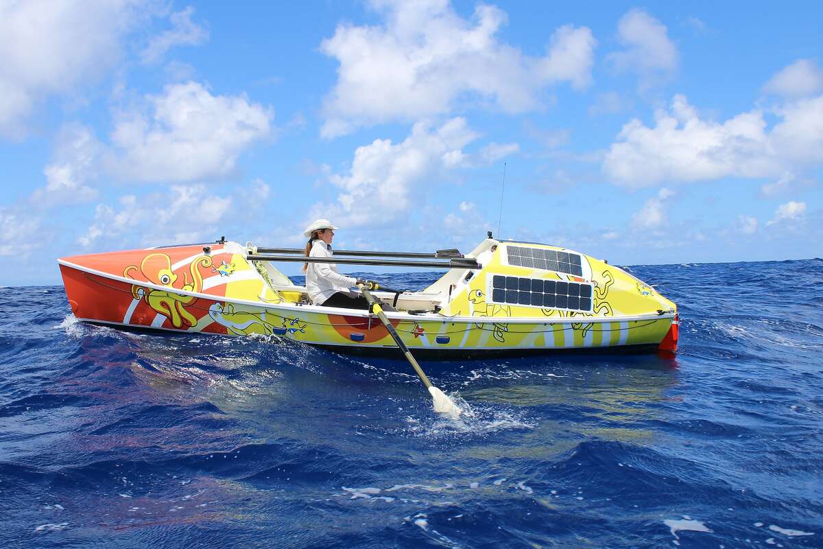 Lia Ditton nears the Hawaiian islands in her rowboat in early September.