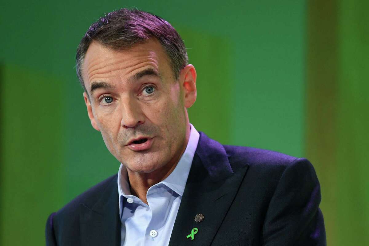 BP CEO Bernard Looney speaks during an event in London. The British oil giant BP, which seeks to green its activities, announced Thursday, September 10, a move into wind energy at sea, via a partnership with the Norwegian group Equinor in the United States.