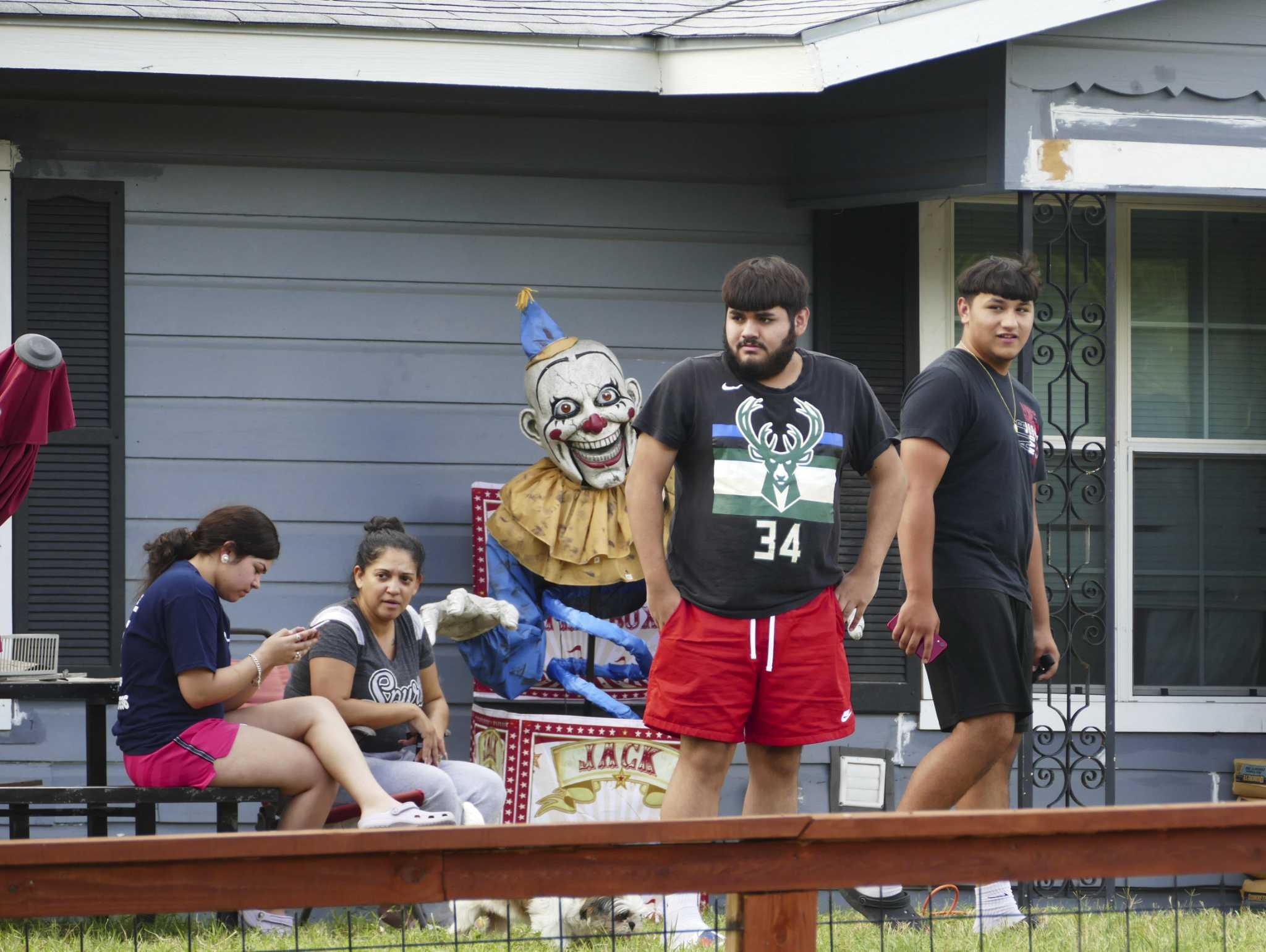 San Antonio police fatally shot a man wanted on two family violence ...