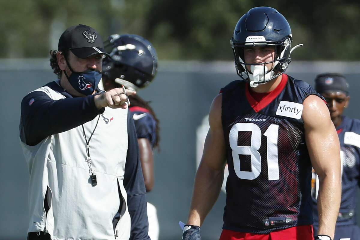 Patriots claim Texans TE Kahale Warring off waivers, make series of roster  moves 