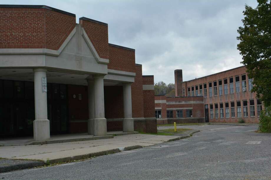 The renovation plan calls for demolishing the two-story portion of the Hinsdale school, repaving the parking lot and driveways and construction a one-story classroom buiding on the Williams Avenue side of the building Photo: Hearst Connecticut Media File