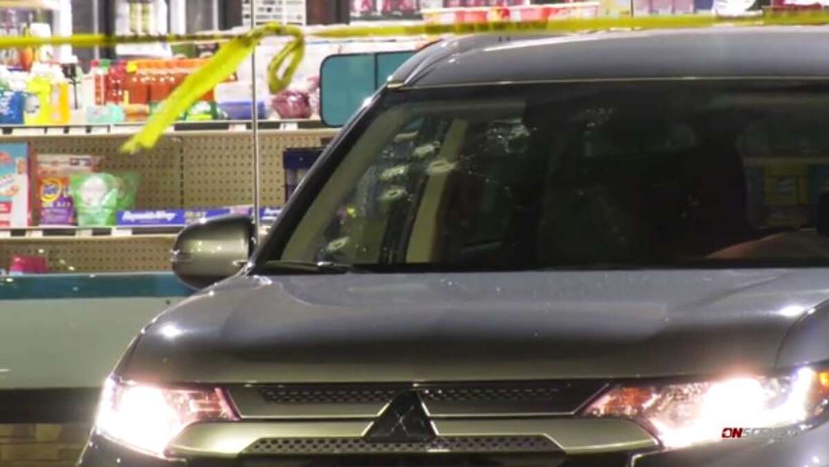 Suspect shot in attempted NE Houston carjacking