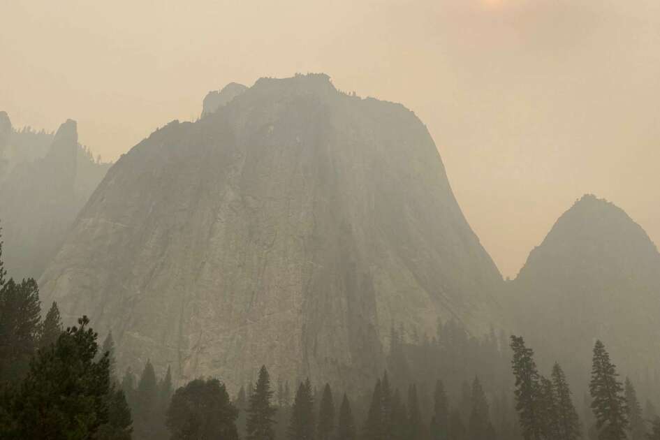 Yosemite filled with smoke from massive Creek Fire burning in Sierra -  SFGate