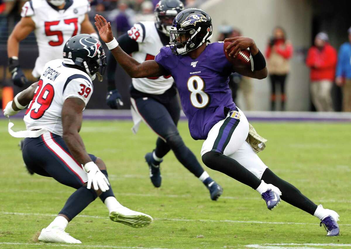 As Ravens' offense generates buzz, star-laden defense has had a leg up in  camp so far