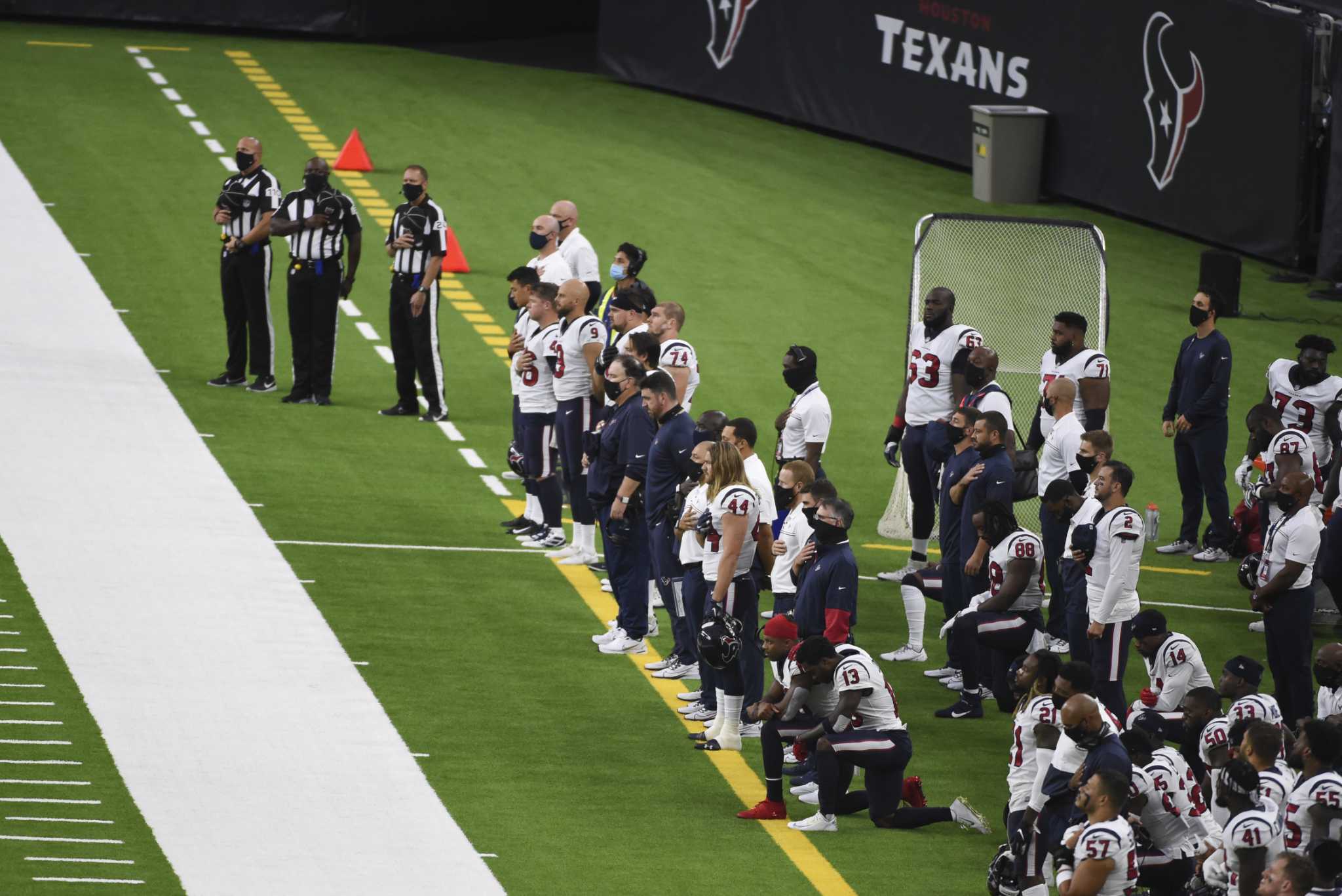 Texans Players Kneel During Anthem After Owner's Comments - The Ringer