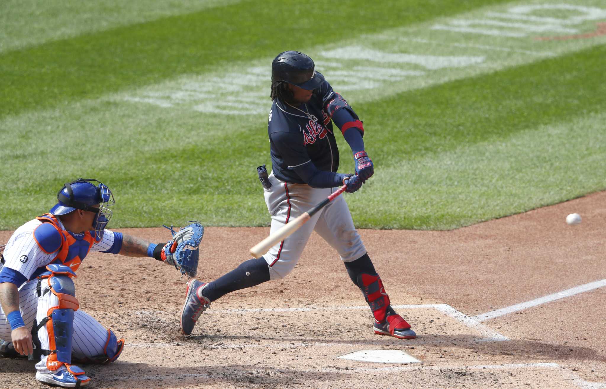 Travis d'Arnaud powers Braves with grand slam, 6 RBIs