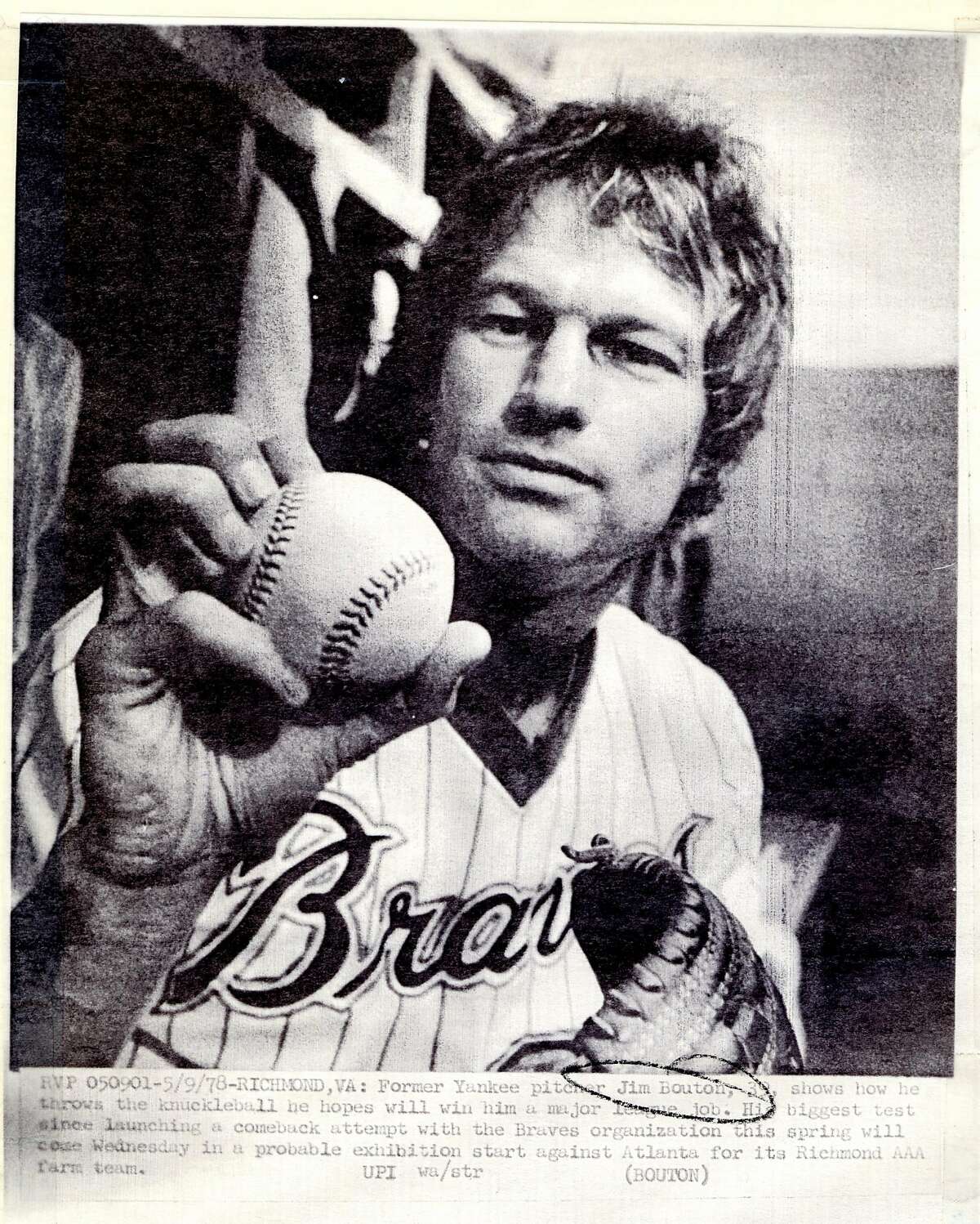 Jim Bouton shows off his knuckleball grip in a last-ditch comeback effort in 1978.