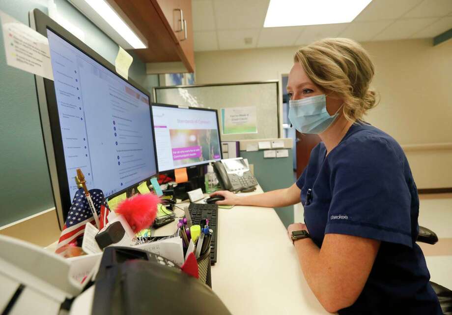 Jessica Miller is part of CHI St. Luke's The Woodlands Hospital’s new nurse navigator program, which helps breast cancer patients navigate their treatment after being diagnosed. Photo: Jason Fochtman, Houston Chronicle / Staff Photographer / 2020 © Houston Chronicle