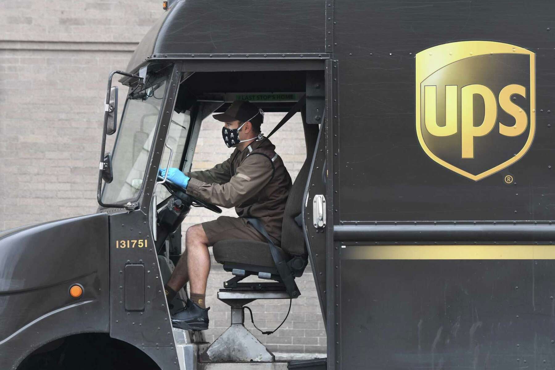 UPS plans to hire 3,600 seasonal workers in Houston