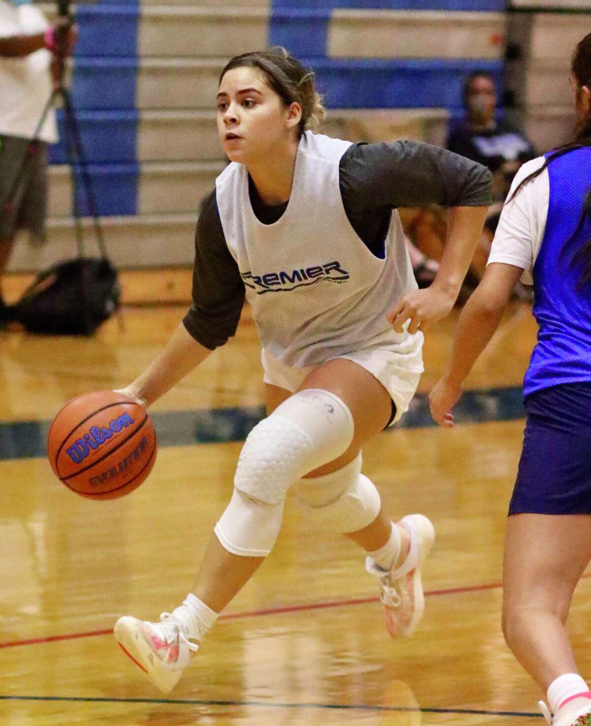Evelyn Quiroz averaged 13 points, 5 rebounds, 2.5 assists and 2.6 steals per game last season.