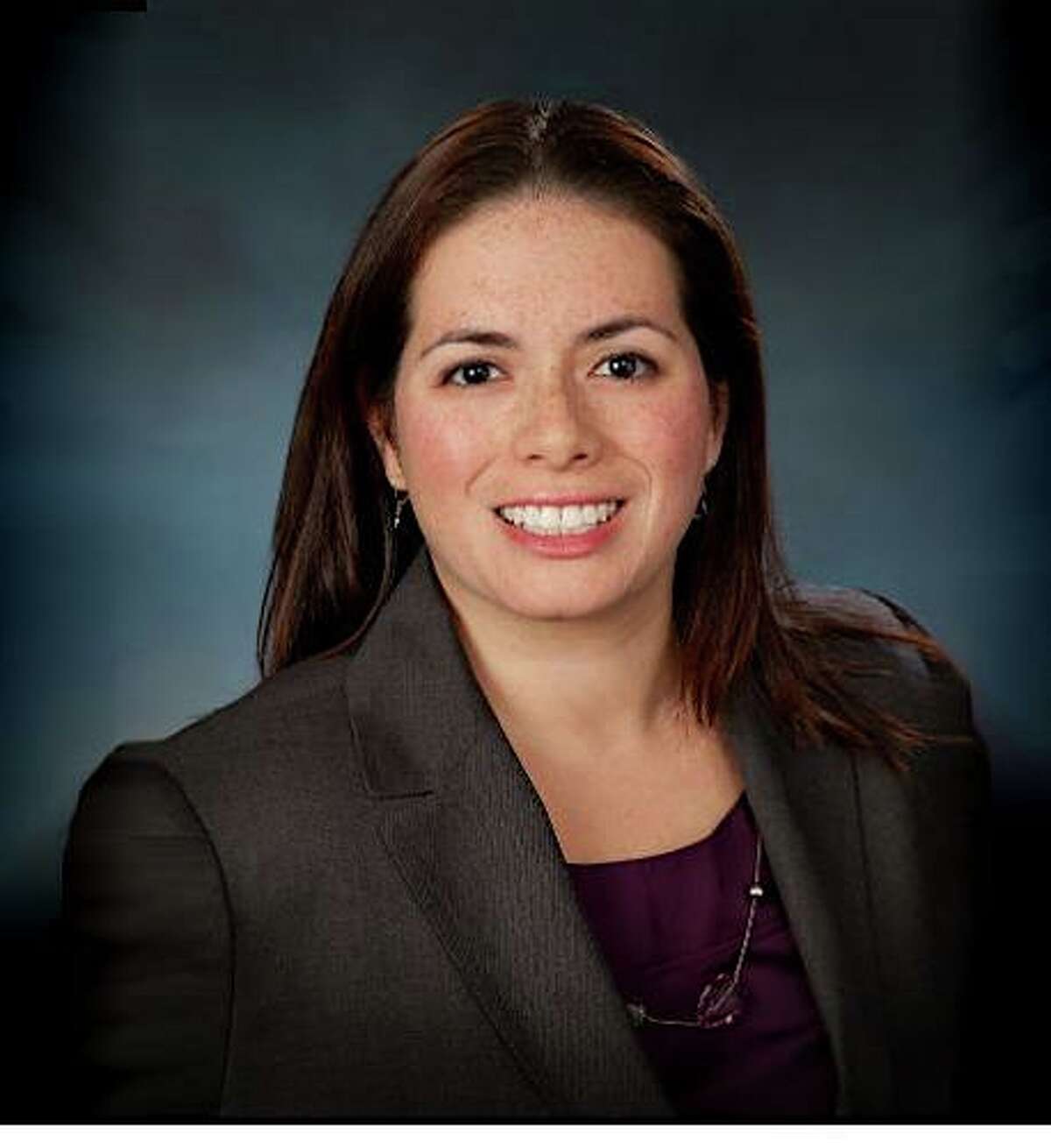 Cramer & Anderson Attorney and Partner Lisa Rivas has been recognized by the UConn Law School Alumni Association.