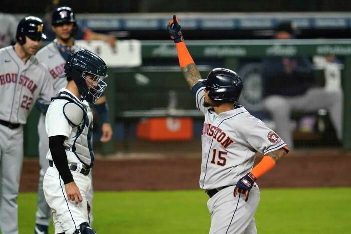 Dusty Baker keeps faith in Jose Altuve