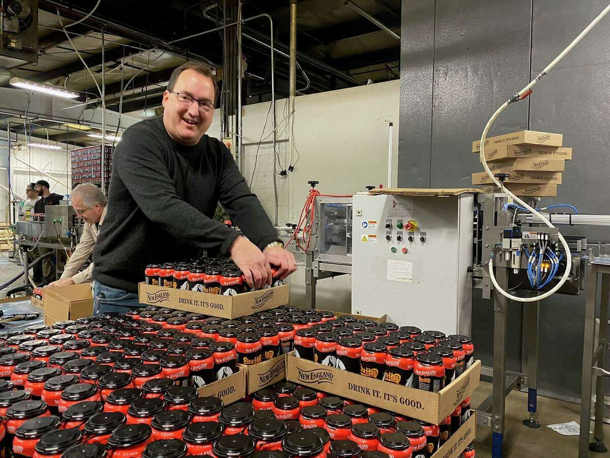 New England Brewing Co.’s ‘golden lid’ contest a nod to ‘Willy Wonka’