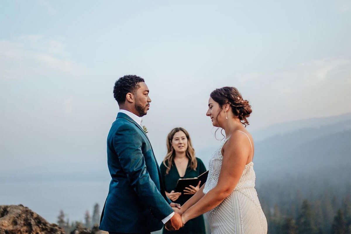 Meredith Richmond officiates an elopement ceremony in Tahoe during the summer of 2020.